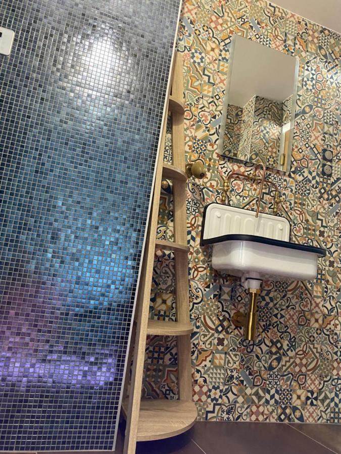 Duplex Hammam Au Pied De La Cathedrale Avec Vue Leilighet Reims Eksteriør bilde
