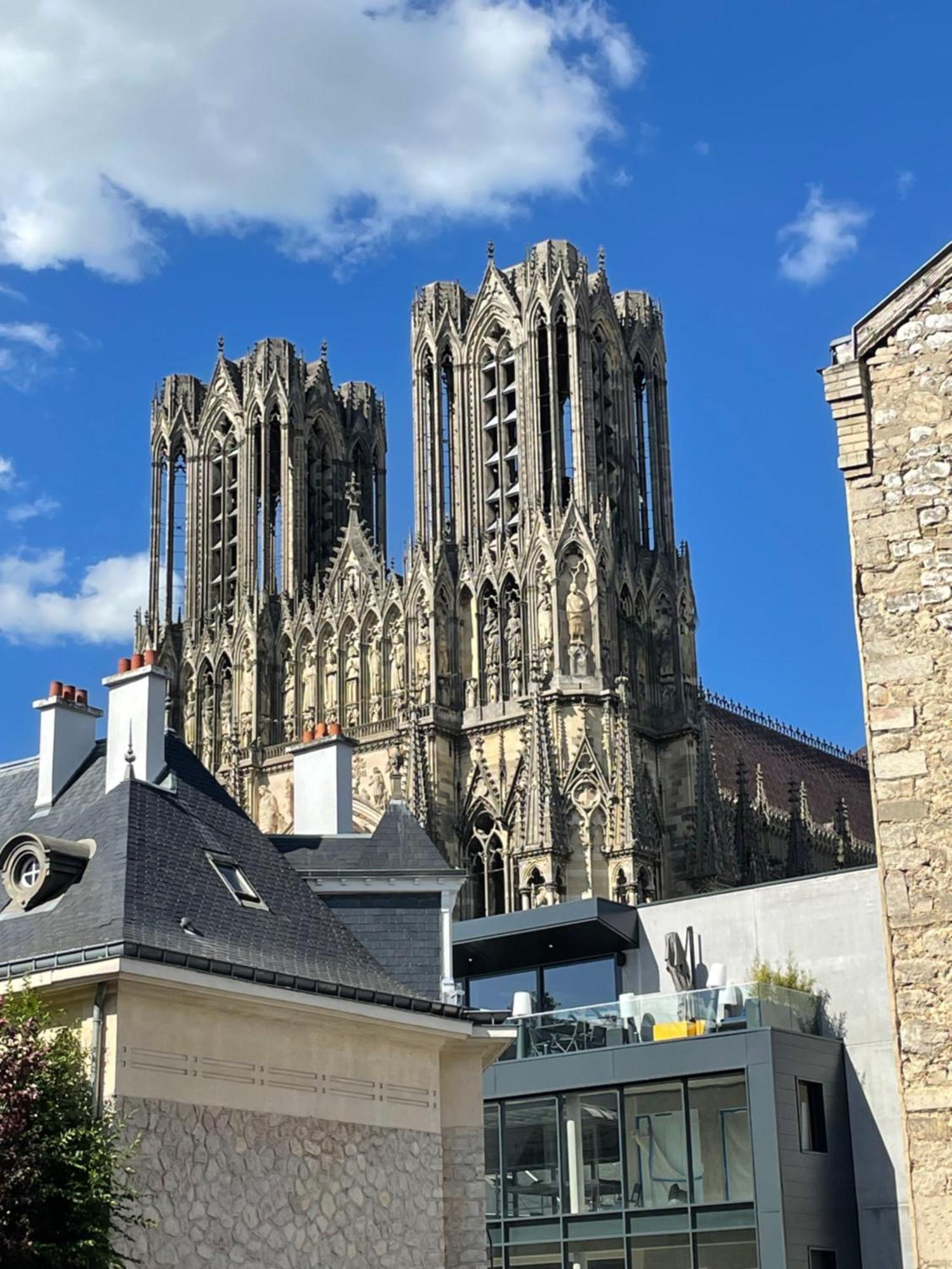 Duplex Hammam Au Pied De La Cathedrale Avec Vue Leilighet Reims Eksteriør bilde